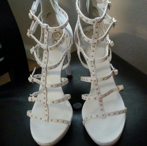 Ivory and gold size 8 Vince Camuto ankle sandal